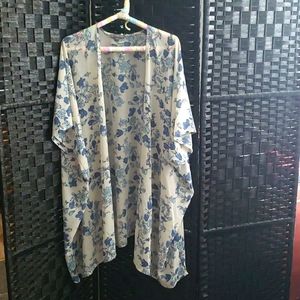 EUC AMERICAN EAGLE DONT ASK WHY ONE SIZE FITS ALL BLUE/BEIGE FLORAL SHEER KIMONO
